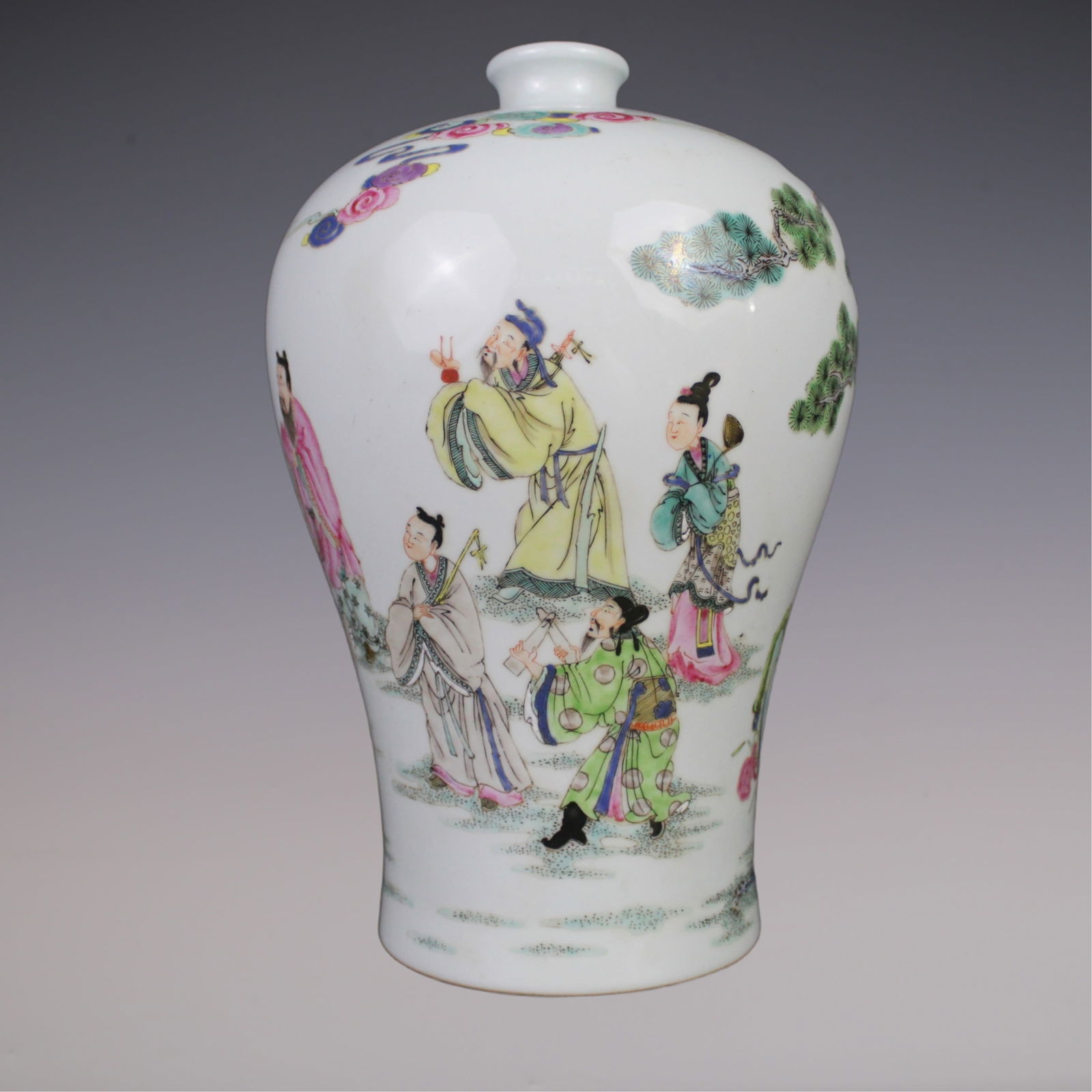 An Exquisite Famille-Rose Character and Story Pattern Vase: An Exquisite Famille-Rose Character and Story Pattern Vase Qing Dynasty, China Yongzheng Six-character Mark Size:28.5cmx12.5cm (The Dimensions Of All Batches Are Manually Measured.If You Need More