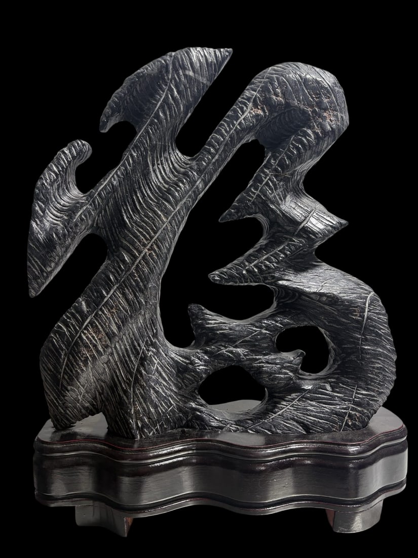 An Exquisite Lingbi Stone Ornament: An Exquisite Lingbi Stone Ornament Qing Dynasty, China Size:36cmx43cm Weight:3kg (The Dimensions Of All Batches Are Manually Measured.If You Need More Detailed Information, Please Contact Our