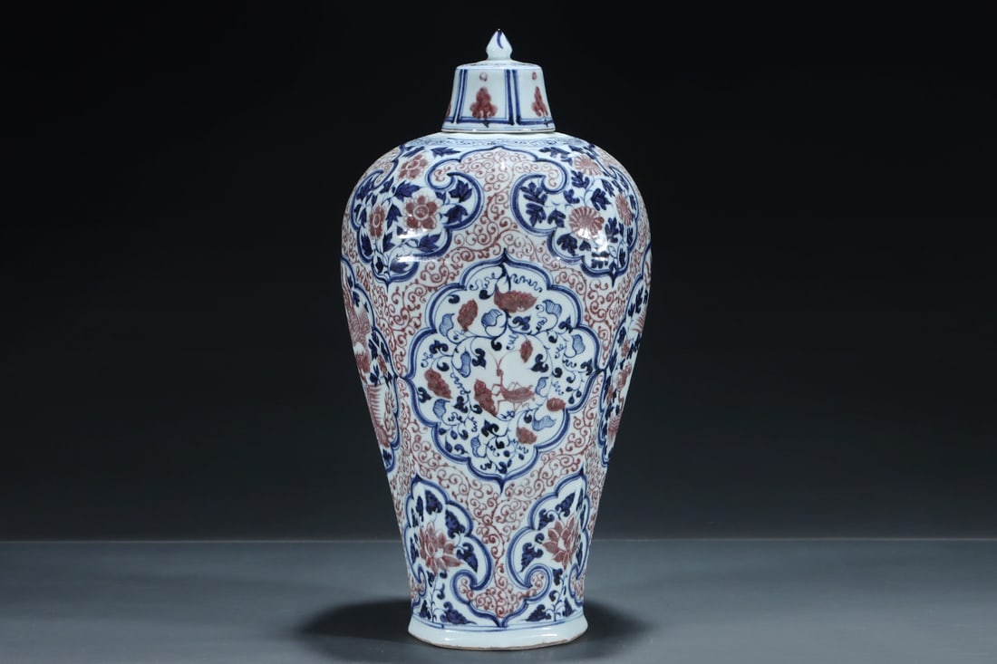 An Exquisite Blue and White Underglaze-Red Flower Pattern Phoenix Pattern Vase - 2