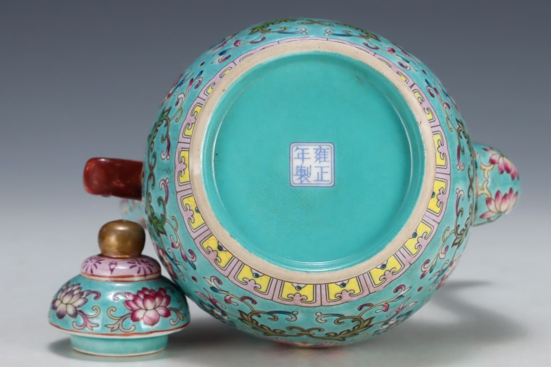 An Exquisite Enamel Flower Pattern Ewer - 9