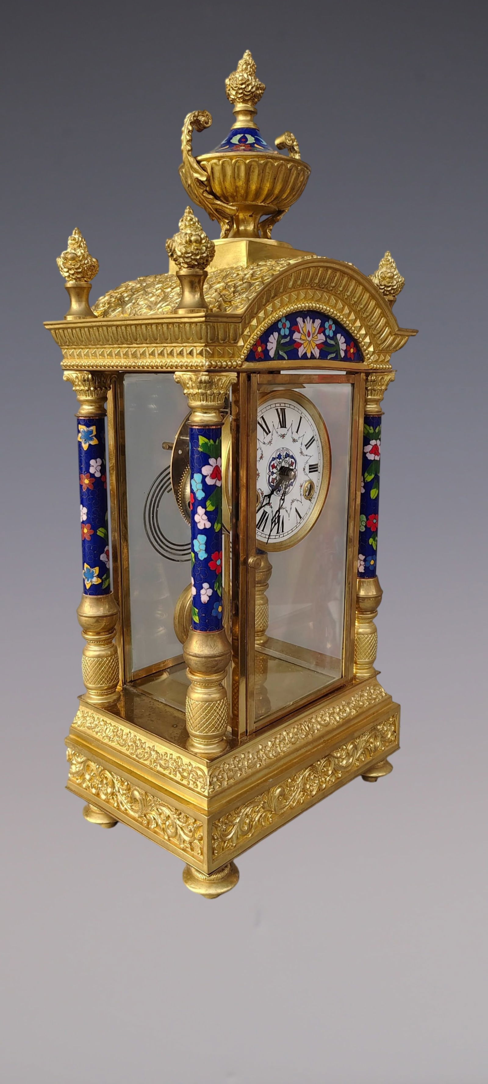 An Exquisite Gilt Bronze Lotus Pattern Clock - 7