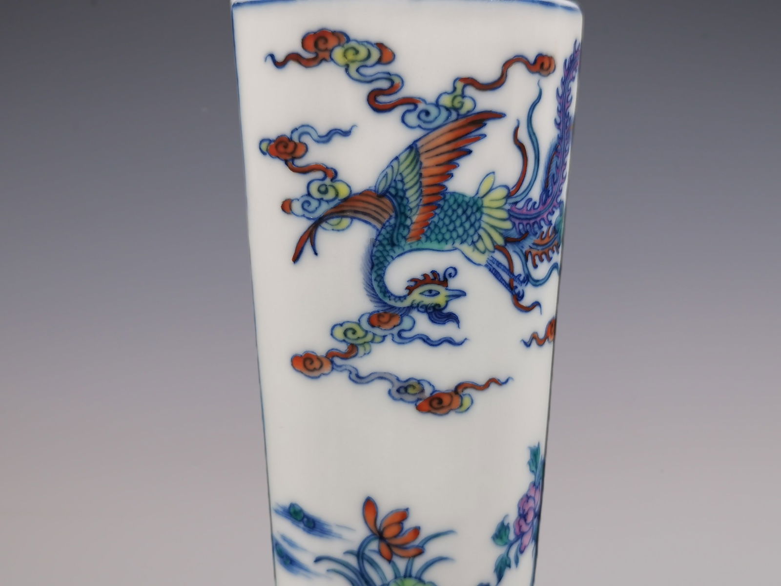 An Exquisite Doucai Blue and White Phoenix Pattern Lotus Pattern Vase - 6