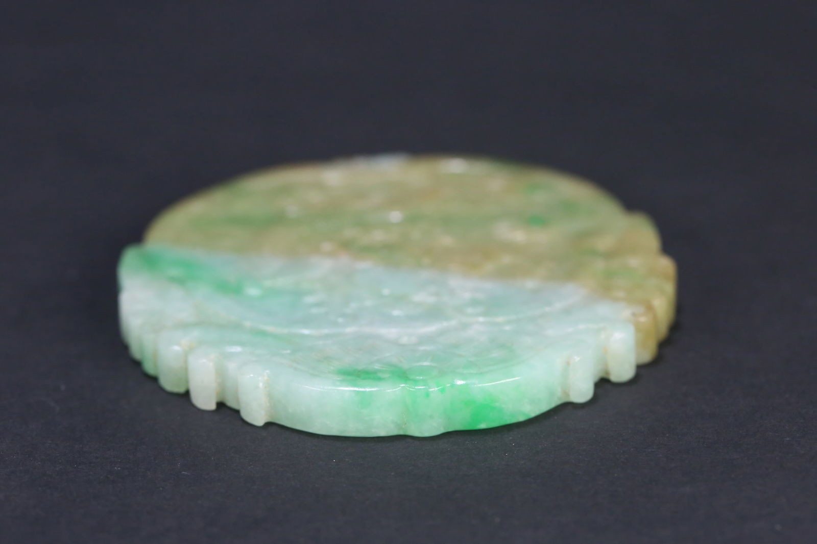An Exquisite Jadeite Dragon Pattern Brand - 3