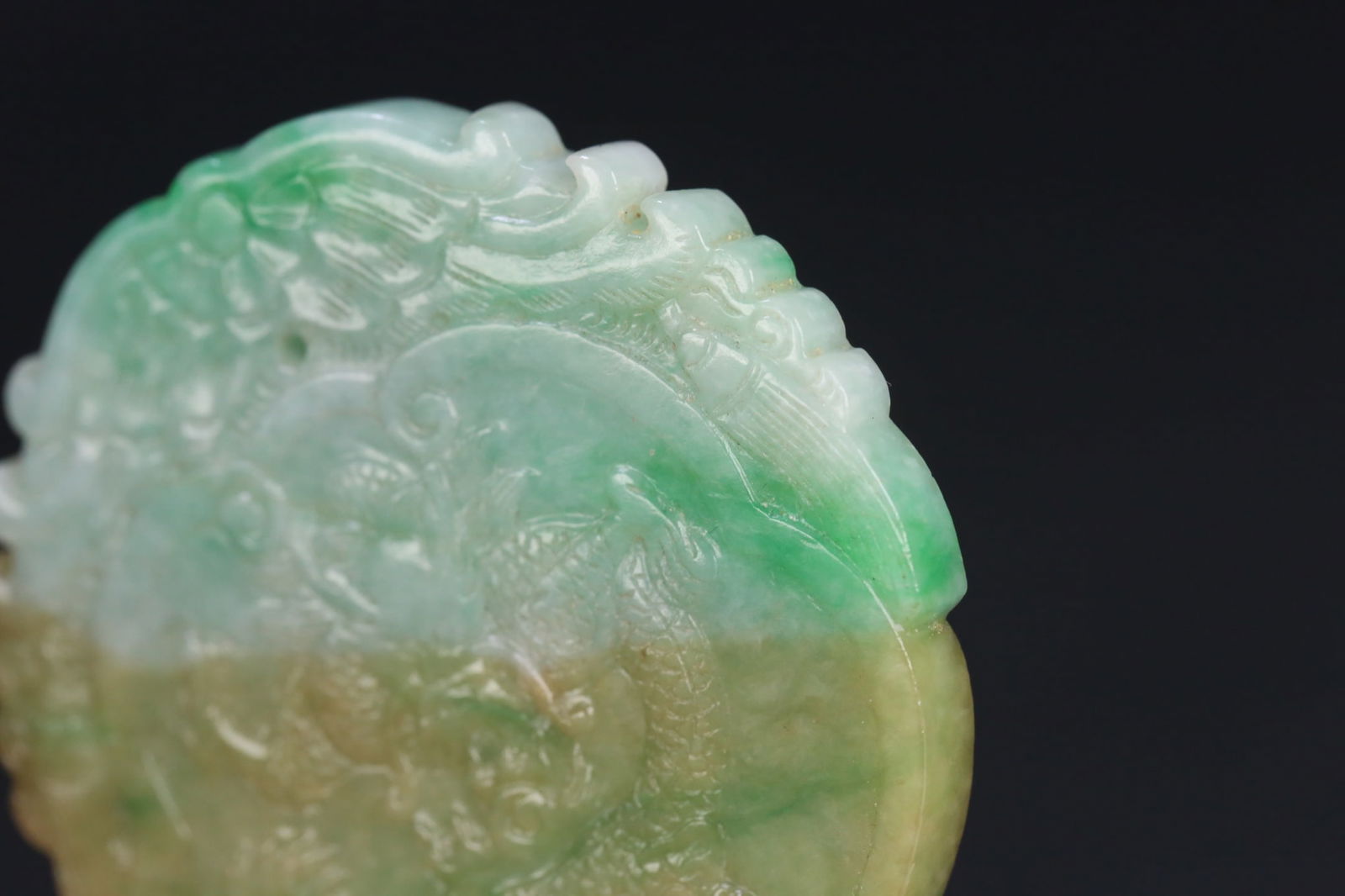 An Exquisite Jadeite Dragon Pattern Brand - 9