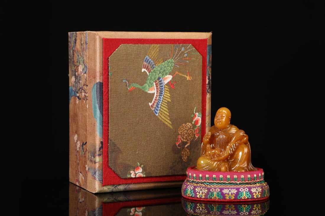 An Exquisite Shoushan Stone Statue of Arhat Ornament: An Exquisite Shoushan Stone Statue of Arhat Ornament Qing Dynasty, China Size:6cmx6cm Weight:106g (The Dimensions Of All Batches Are Manually Measured.If You Need More Detailed Information, Please