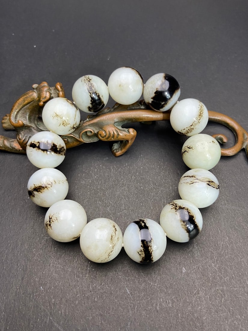 An Exquisite White Jade Bracelets - 2