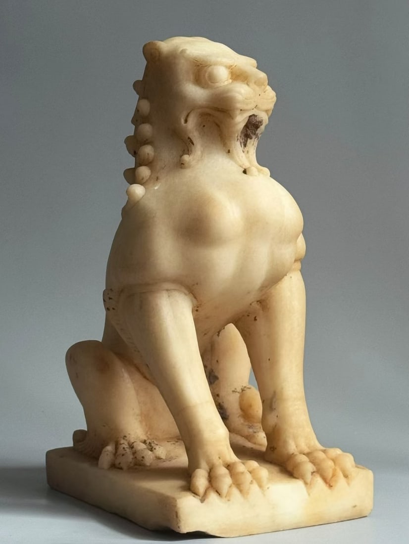 An Exquisite Marble Lion Ornament - 2