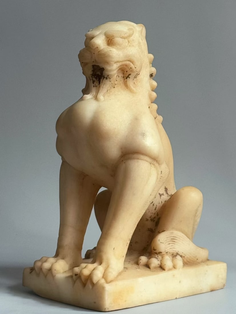 An Exquisite Marble Lion Ornament - 3