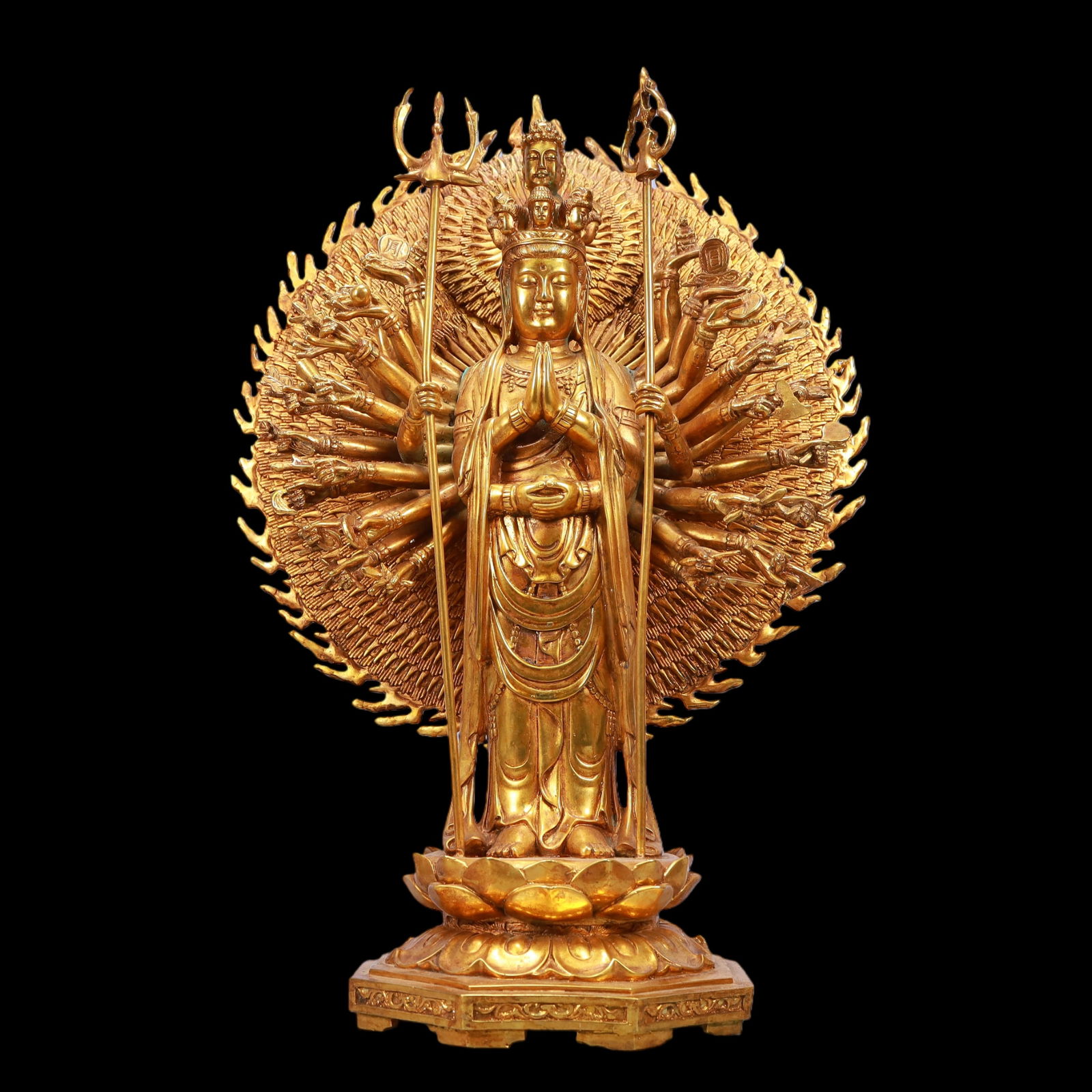 A Exquisite Gilt Bronze Statue of Vajra: A Exquisite Gilt Bronze Statue of Vajra Ming Dynasty, China Yongle Six-character Mark Size:40cmx20cmx56cm Weight:13150g (The Dimensions Of All Batches Are Manually Measured.If You Need More