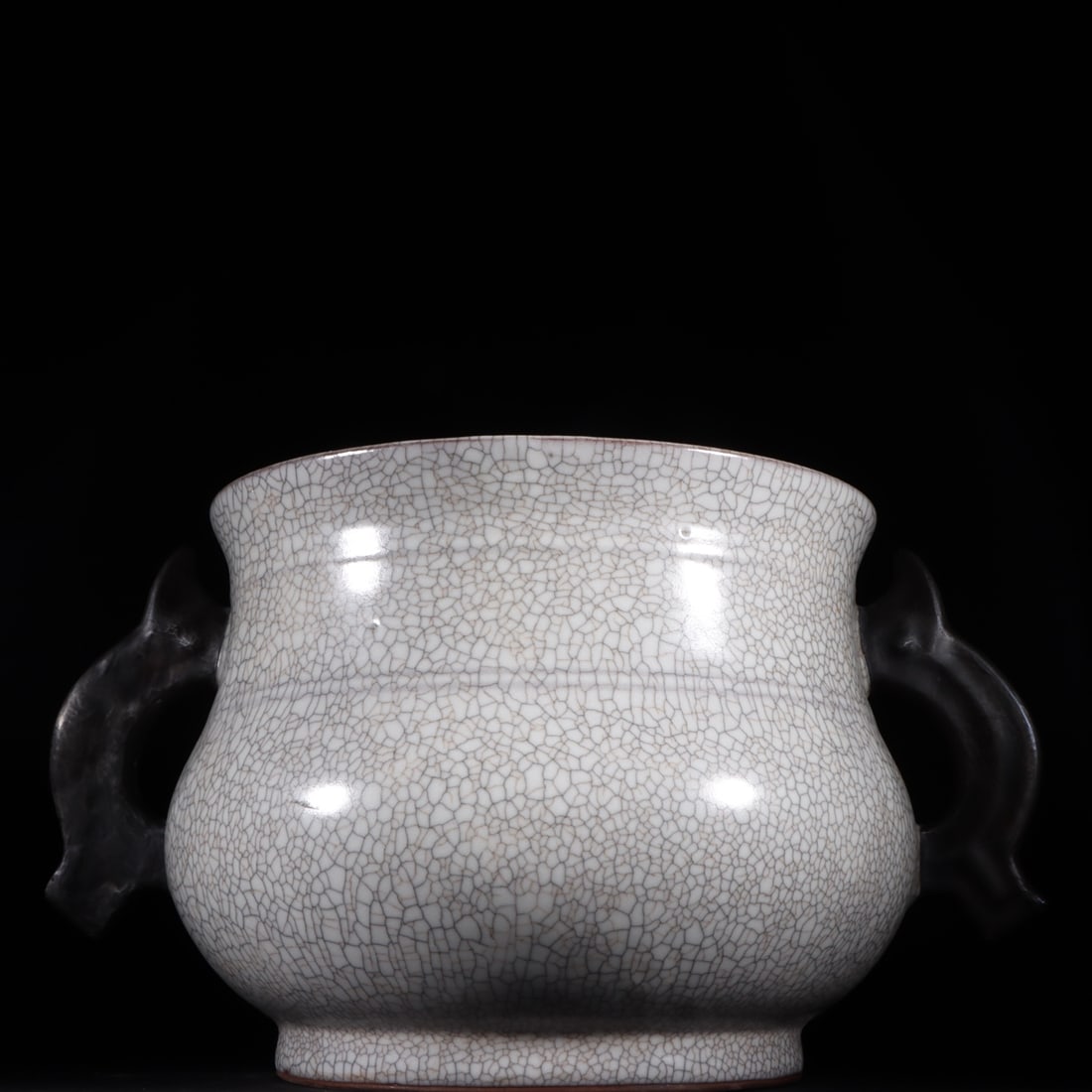 An Exquisite Ge yao Double-Ears Censer: An Exquisite Ge yao Double-Ears Censer Song Dynasty, China Size:20cmx24.3cm (The Dimensions Of All Batches Are Manually Measured.If You Need More Detailed Information, Please Contact Our Customer