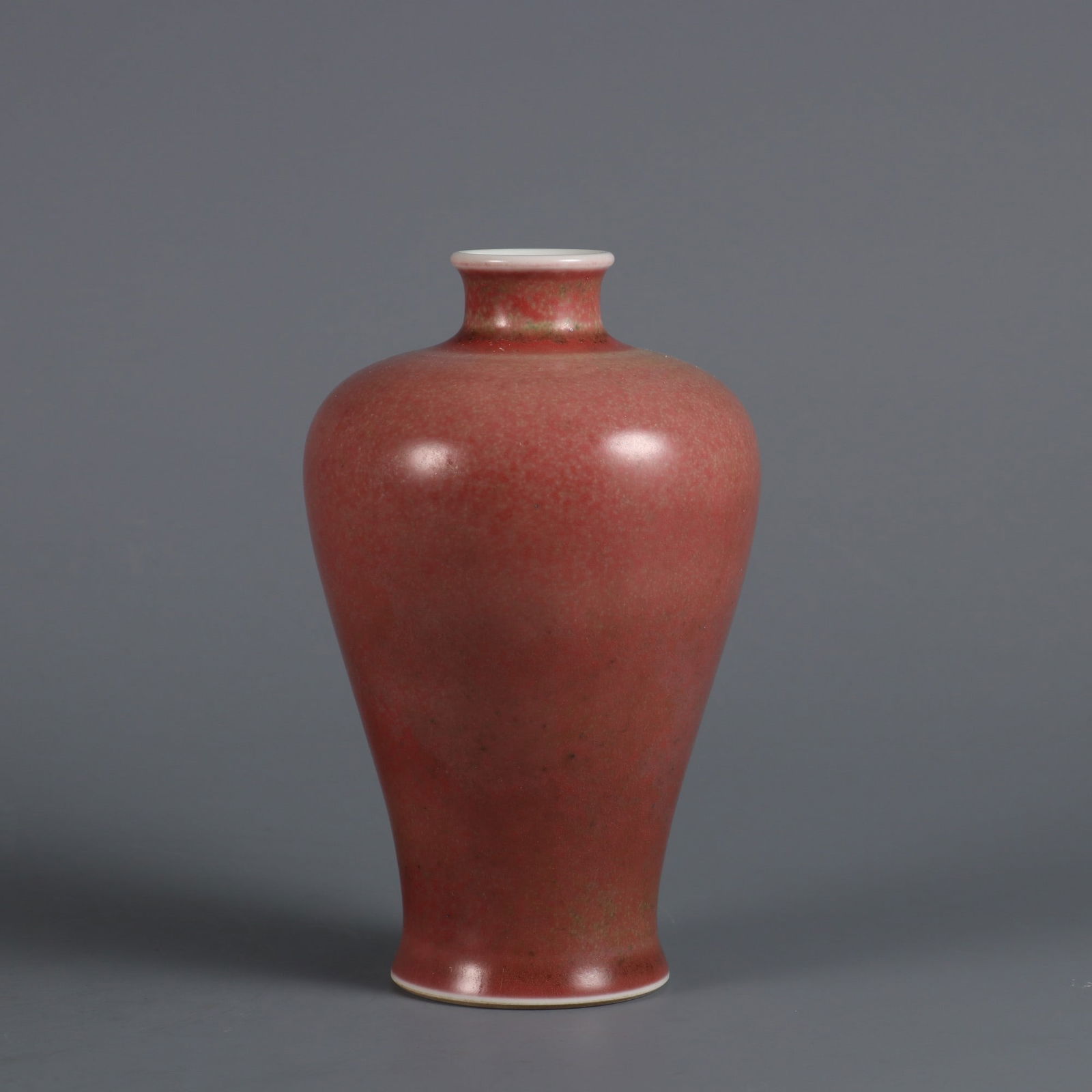 An Exquisite PeachBloom-Glazed Vase - 2