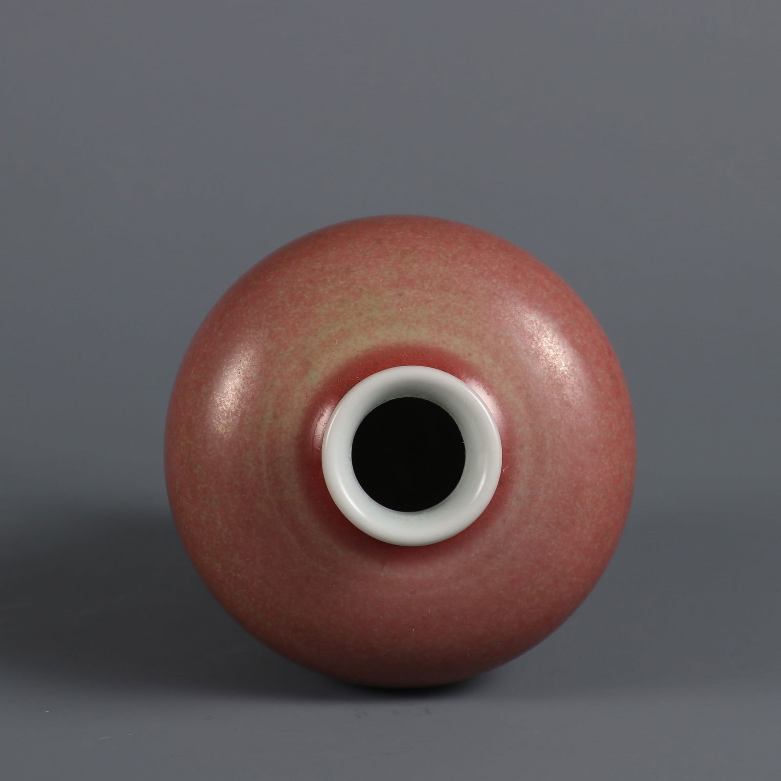 An Exquisite PeachBloom-Glazed Vase - 6