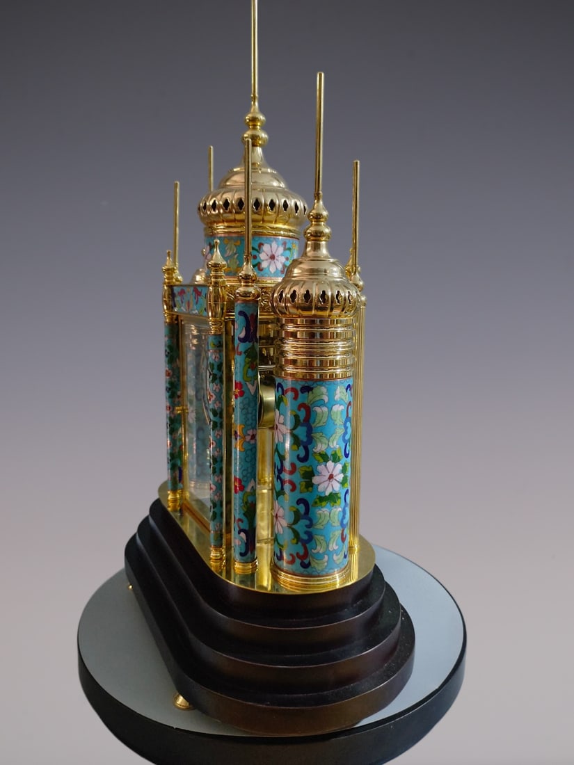 An Exquisite Gilt Bronze Lotus Pattern Clock - 3