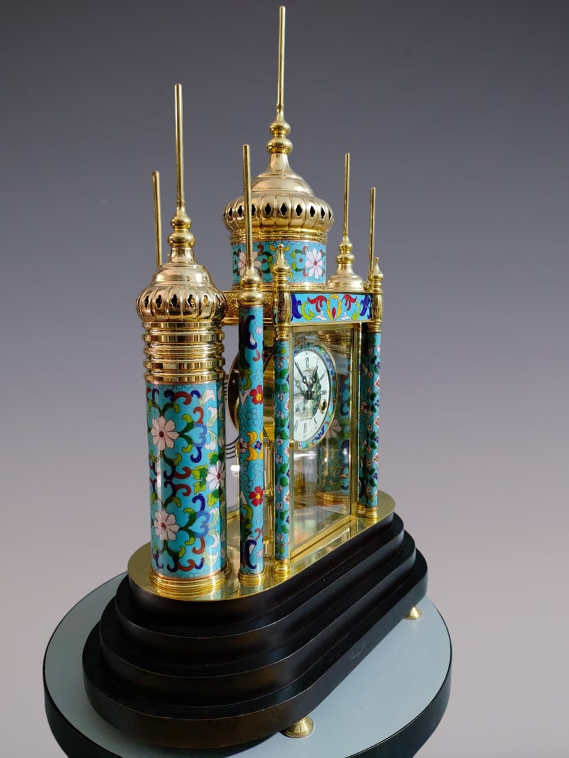 An Exquisite Gilt Bronze Lotus Pattern Clock - 8