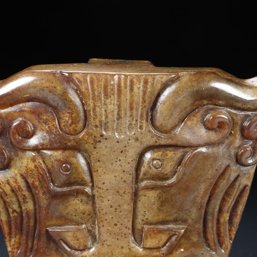 An Exquisite White Jade Beast-Face Pattern Ornament - 2