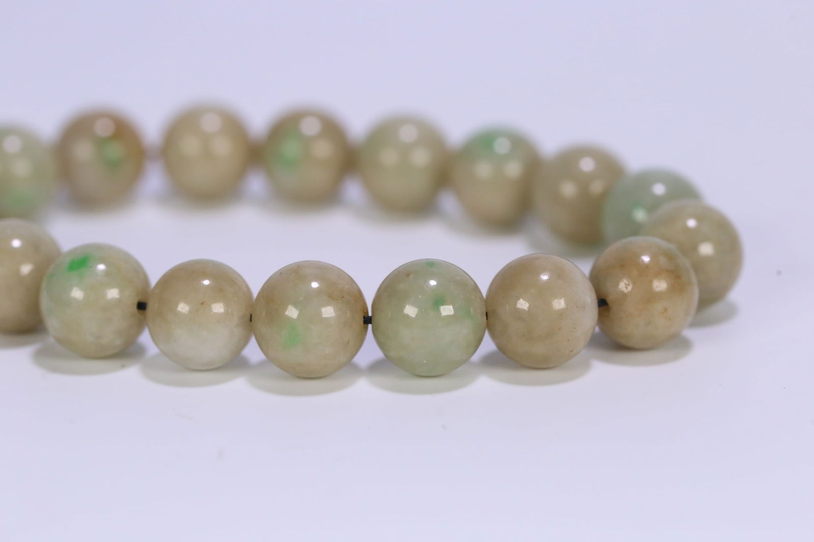 An Exquisite Jadeite Bracelets - 3