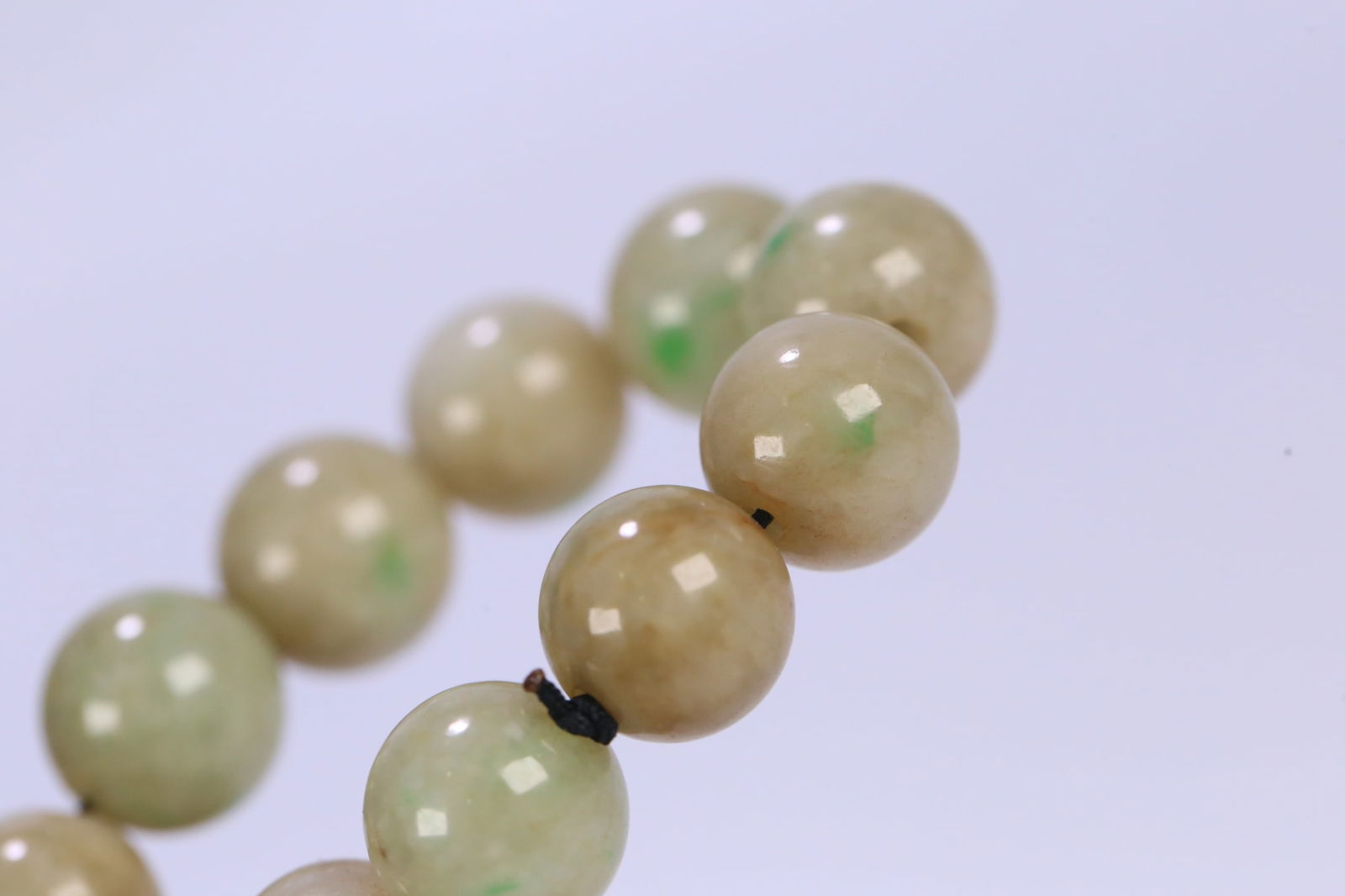 An Exquisite Jadeite Bracelets - 9