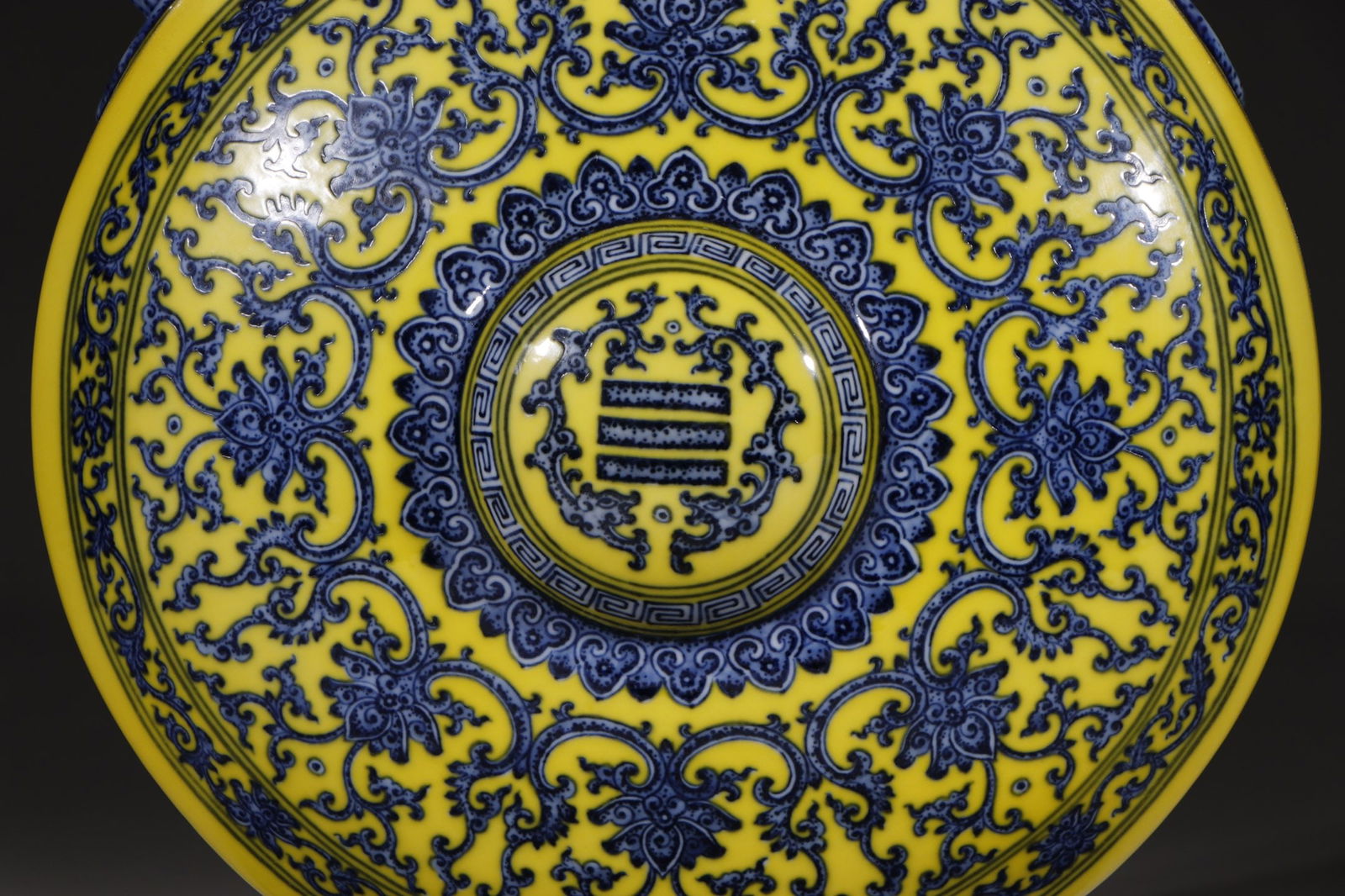 An Exquisite Blue and White Lotus Pattern Double-Ears Vase - 4