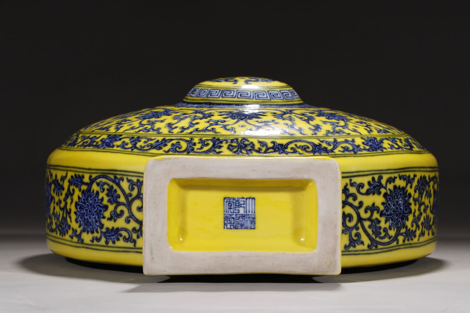 An Exquisite Blue and White Lotus Pattern Double-Ears Vase - 9