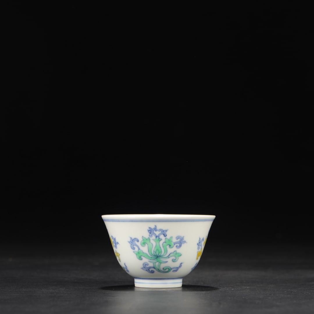 An Exquisite Doucai Flower Pattern Cup - 2