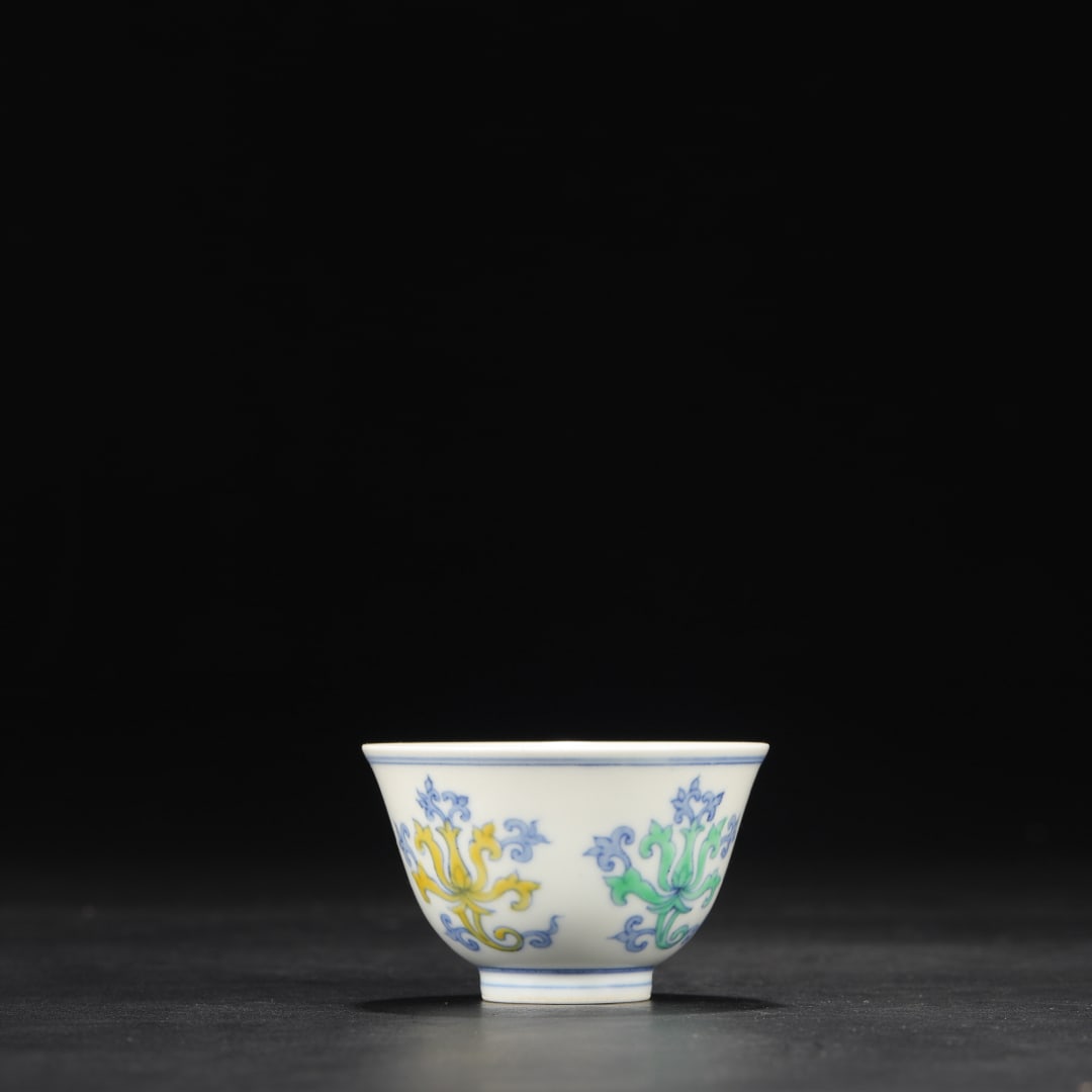 An Exquisite Doucai Flower Pattern Cup - 4