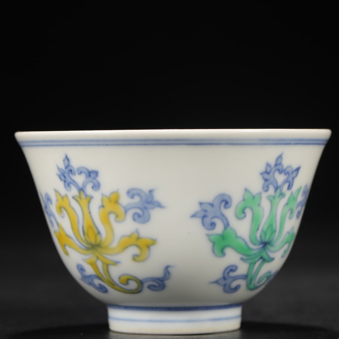 An Exquisite Doucai Flower Pattern Cup - 5