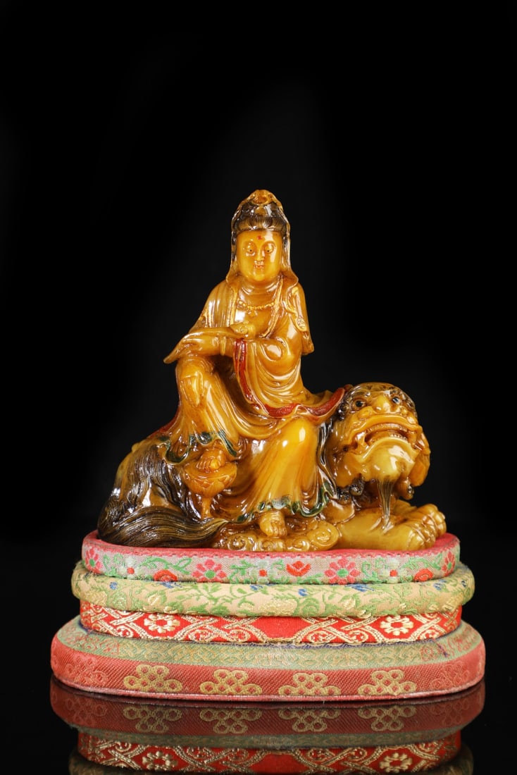 An Exquisite Shoushan Stone Statue of Avalokitesvara Ornament: An Exquisite Shoushan Stone Statue of Avalokitesvara Ornament Qing Dynasty, China Size:13cmx12.5cmx6cm Weight:740g (The Dimensions Of All Batches Are Manually Measured.If You Need More Detailed