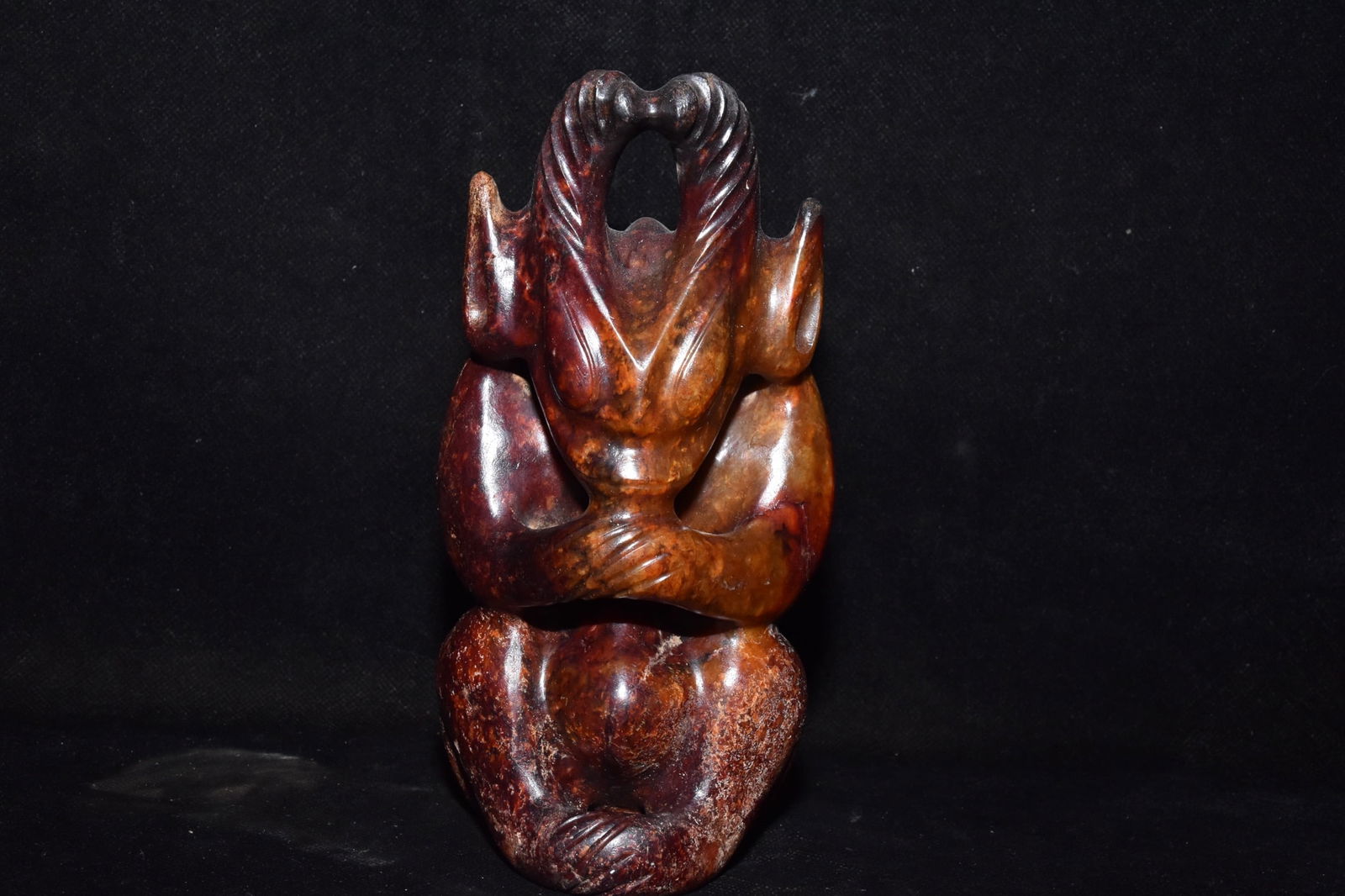 An Exquisite Hemo Jade Figure Ornament: An Exquisite Hemo Jade Figure Ornament Hongshan Culture Size:17.5cmx9cm Weight:710g (The Dimensions Of All Batches Are Manually Measured.If You Need More Detailed Information, Please Contact Our Custo
