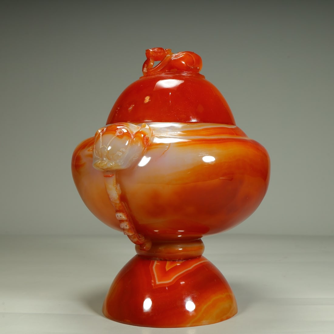 An Exquisite Agate Double-Ears Vase - 2