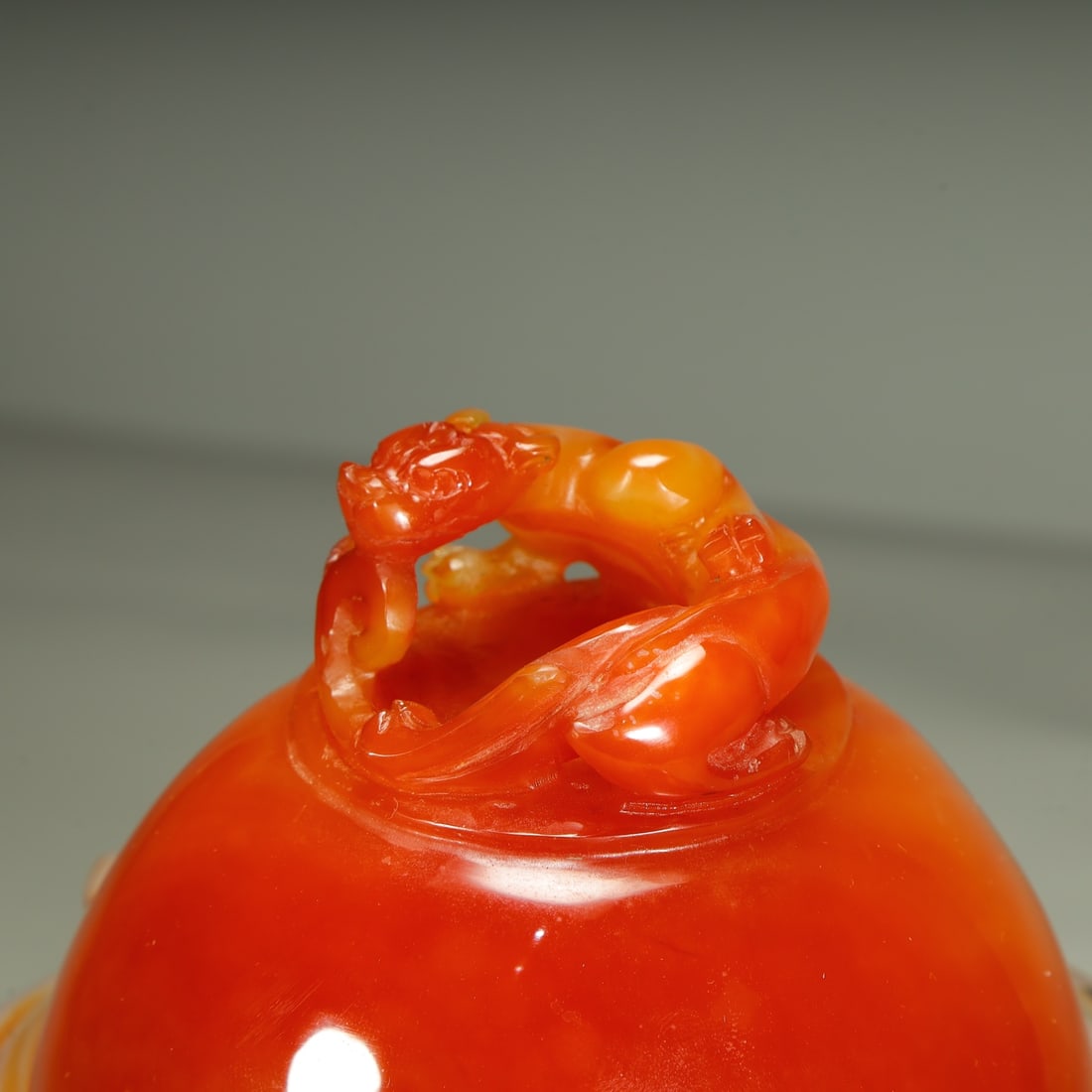 An Exquisite Agate Double-Ears Vase - 5