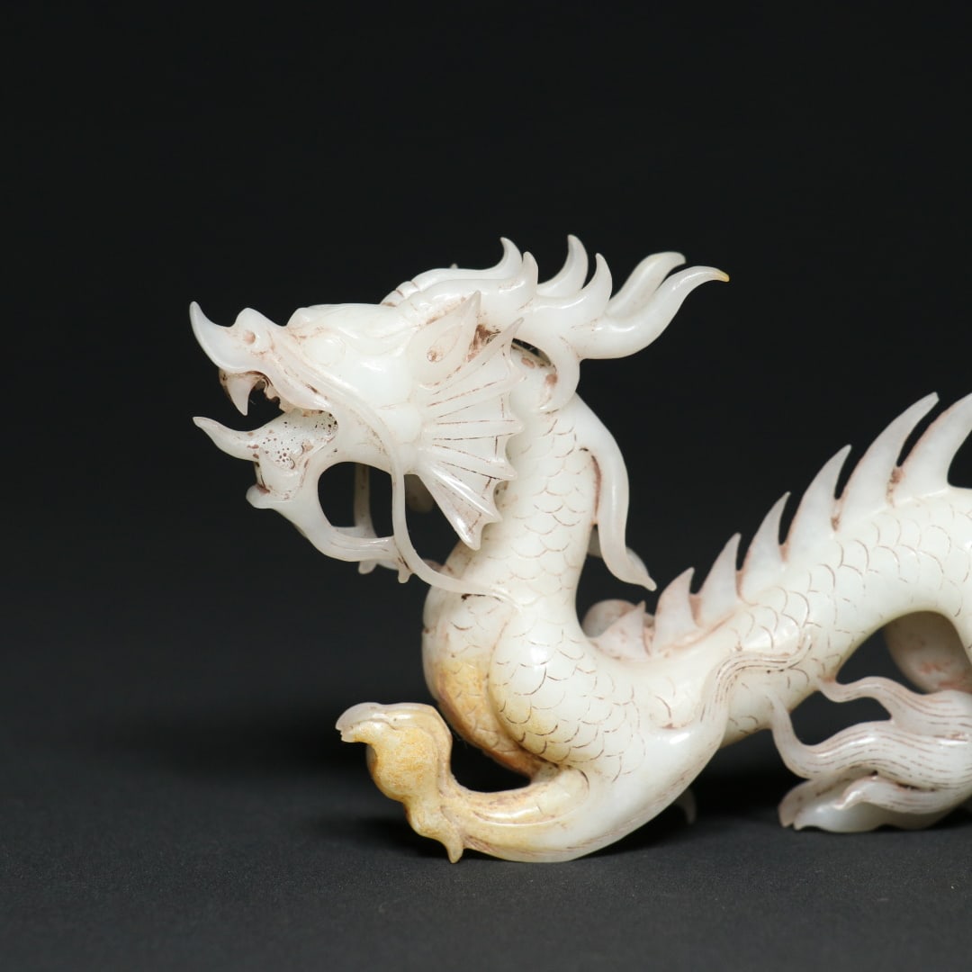 An Exquisite White Jade Dragon Ornament - 6