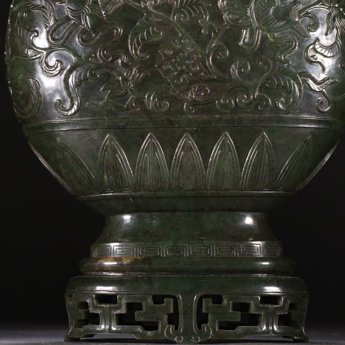 An Exquisite Jasper Eight Treasures Pattern Double-Ears Vase - 7