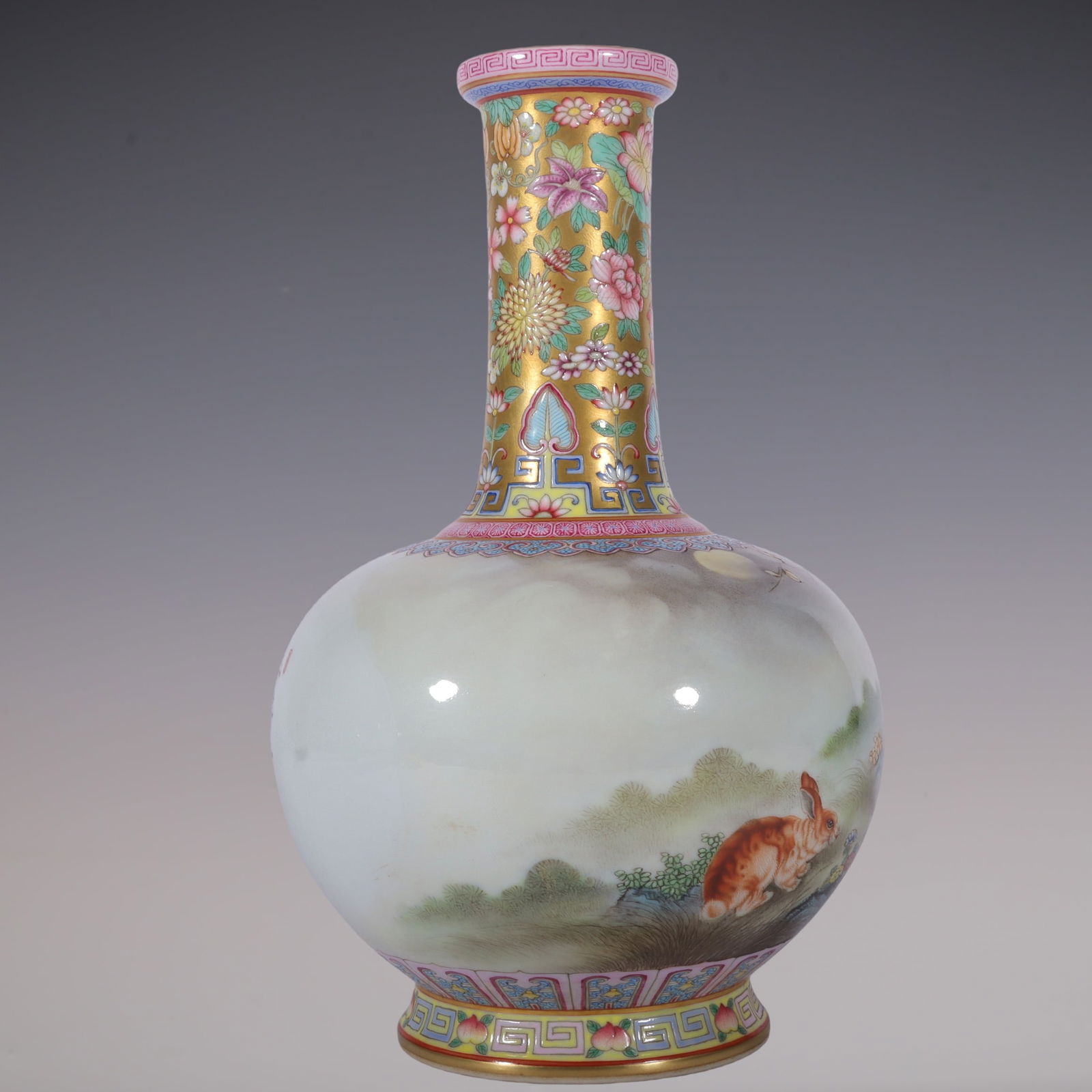 An Exquisite Enamel Flower Pattern Rabbit Pattern Vase - 5