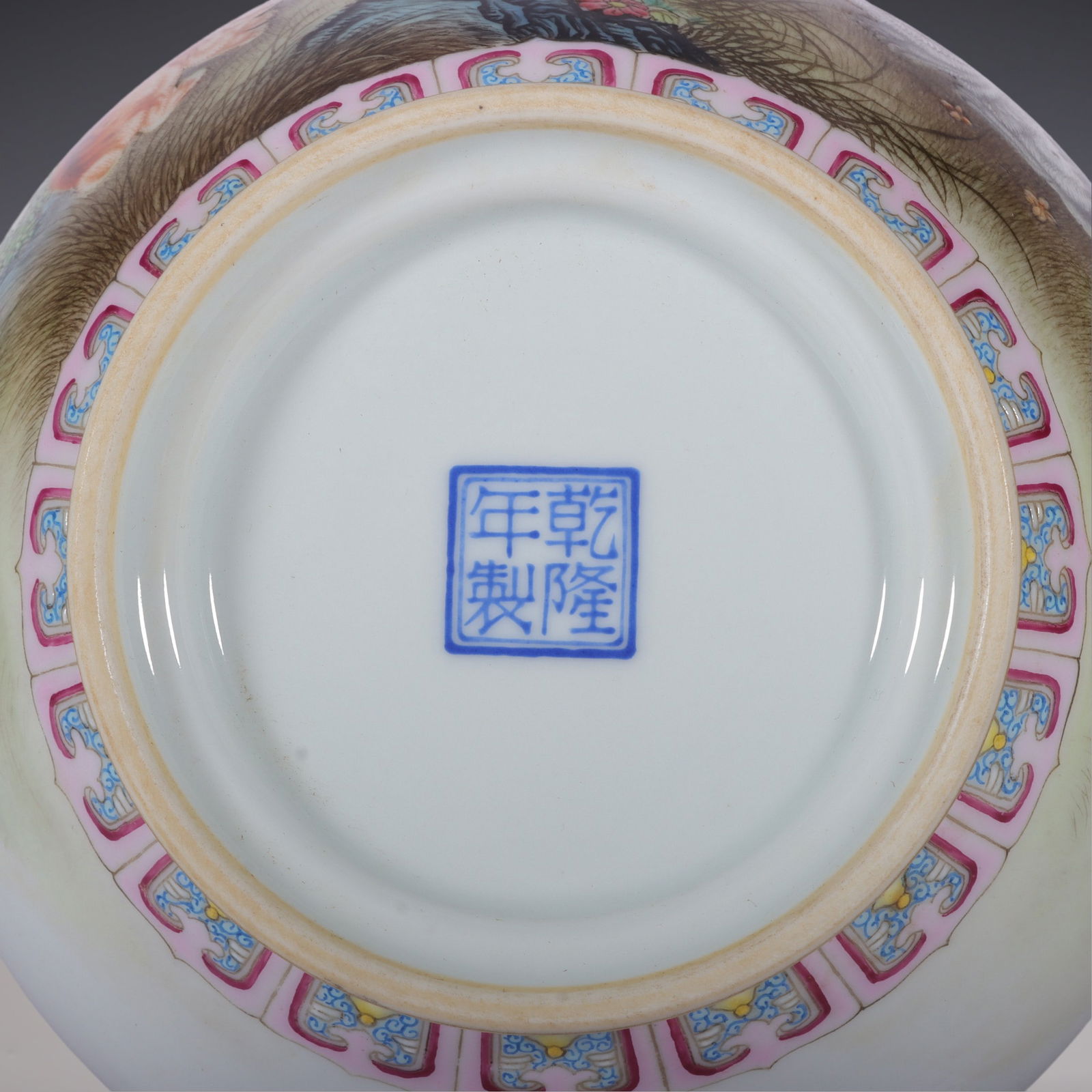 An Exquisite Enamel Flower Pattern Rabbit Pattern Vase - 8