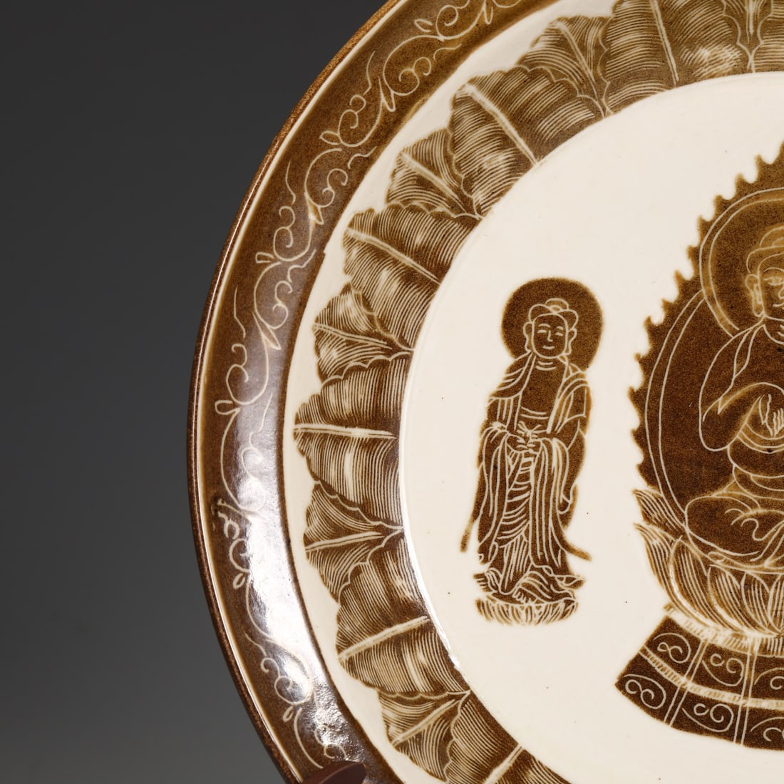 An Exquisite Ding yao Buddha Statue Pattern Plate - 3