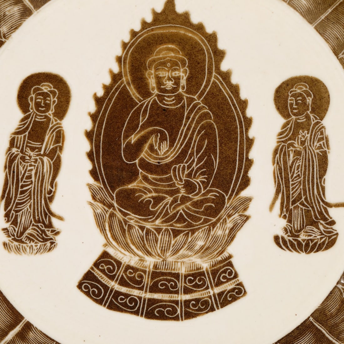 An Exquisite Ding yao Buddha Statue Pattern Plate - 4