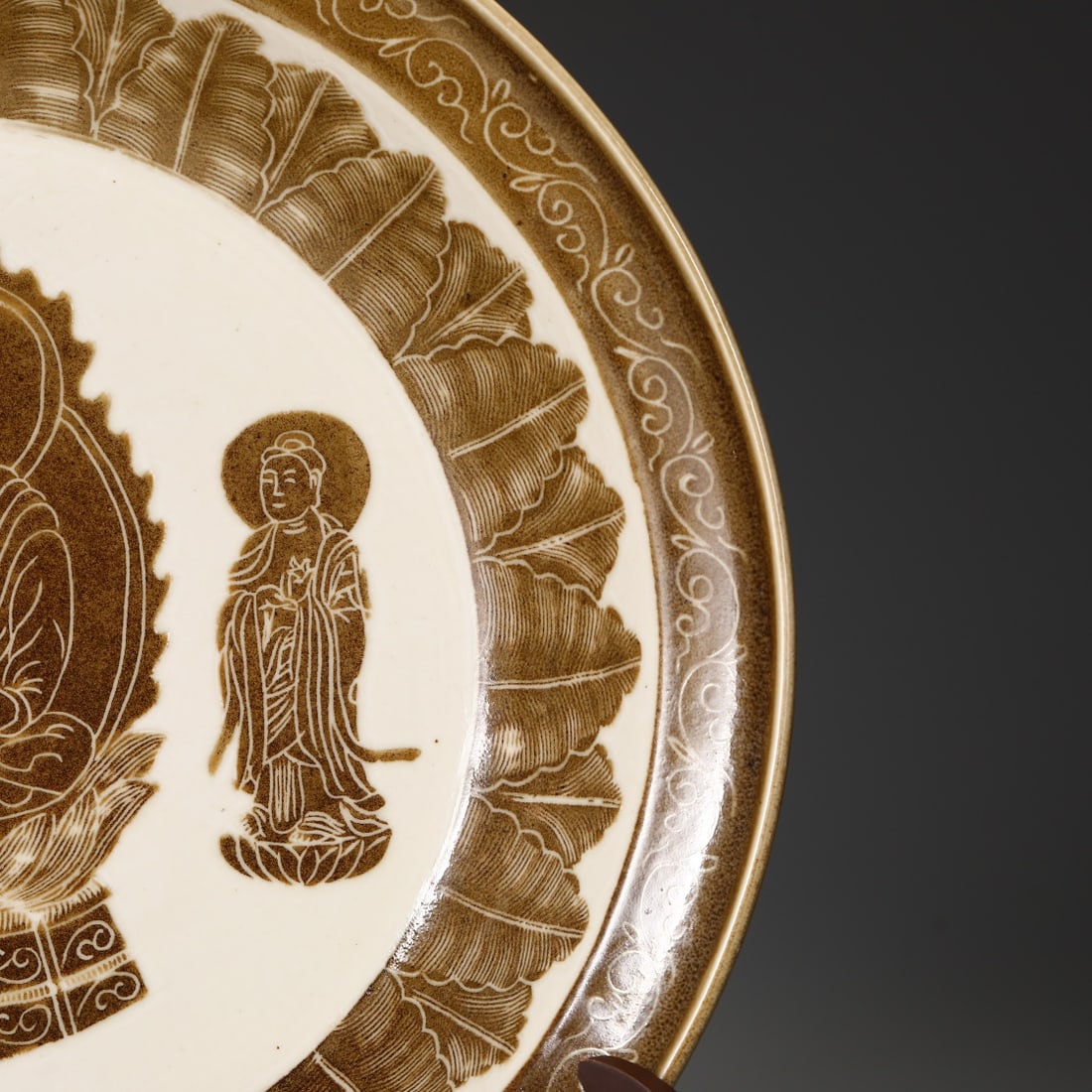 An Exquisite Ding yao Buddha Statue Pattern Plate - 5