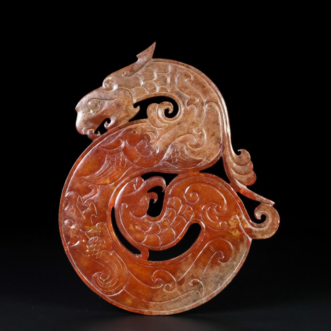 An Exquisite White Jade Dragon and Phoenix Pattern Ornament: An Exquisite White Jade Dragon and Phoenix Pattern Ornament Han Dynasty, China Size:14.2cmx11.2cmx0.4cm Weight:141.7g (The Dimensions Of All Batches Are Manually Measured.If You Need More Detailed