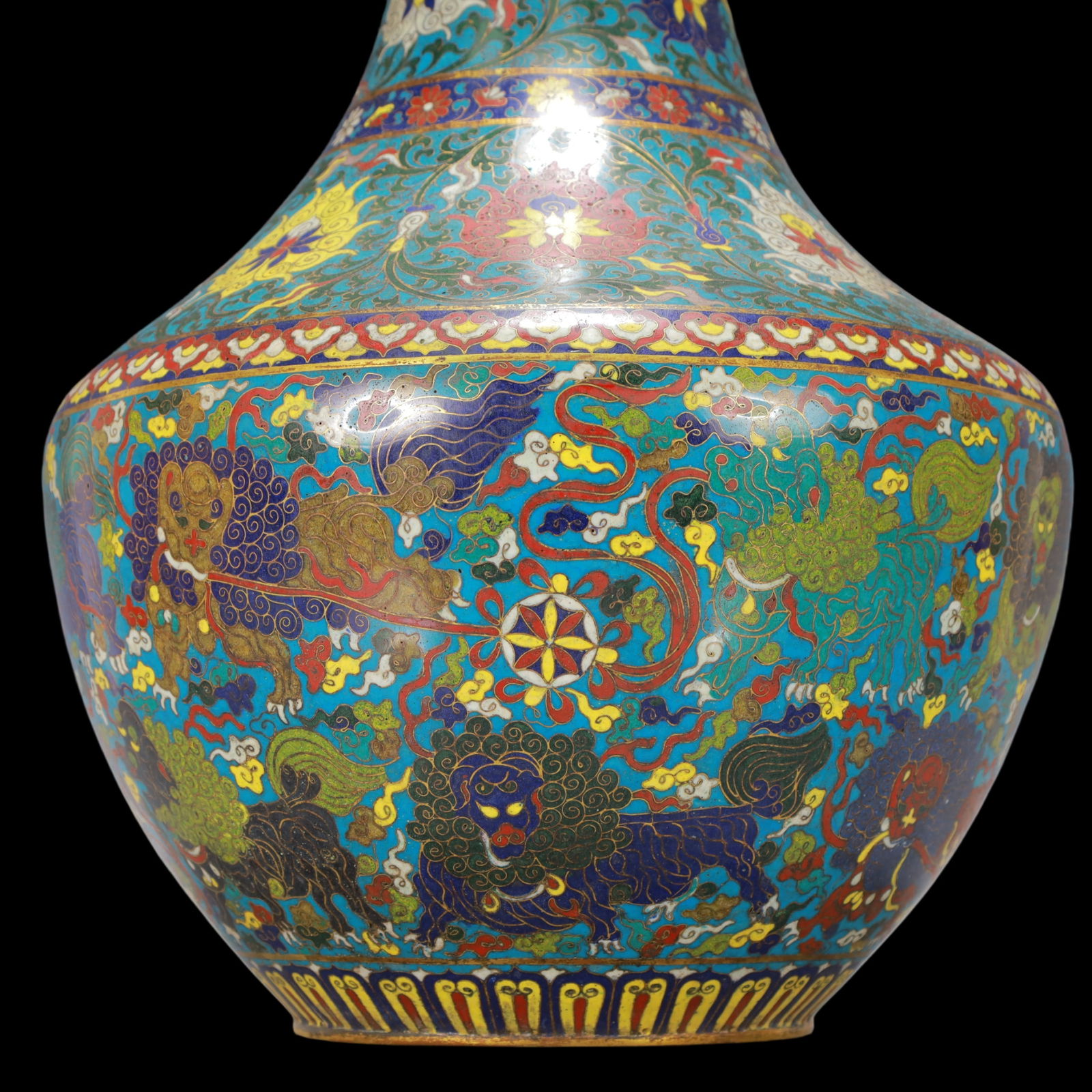 A Exquisite Cloisonne Lotus Pattern Auspicious Beast Pattern Double-Ears Vase - 3