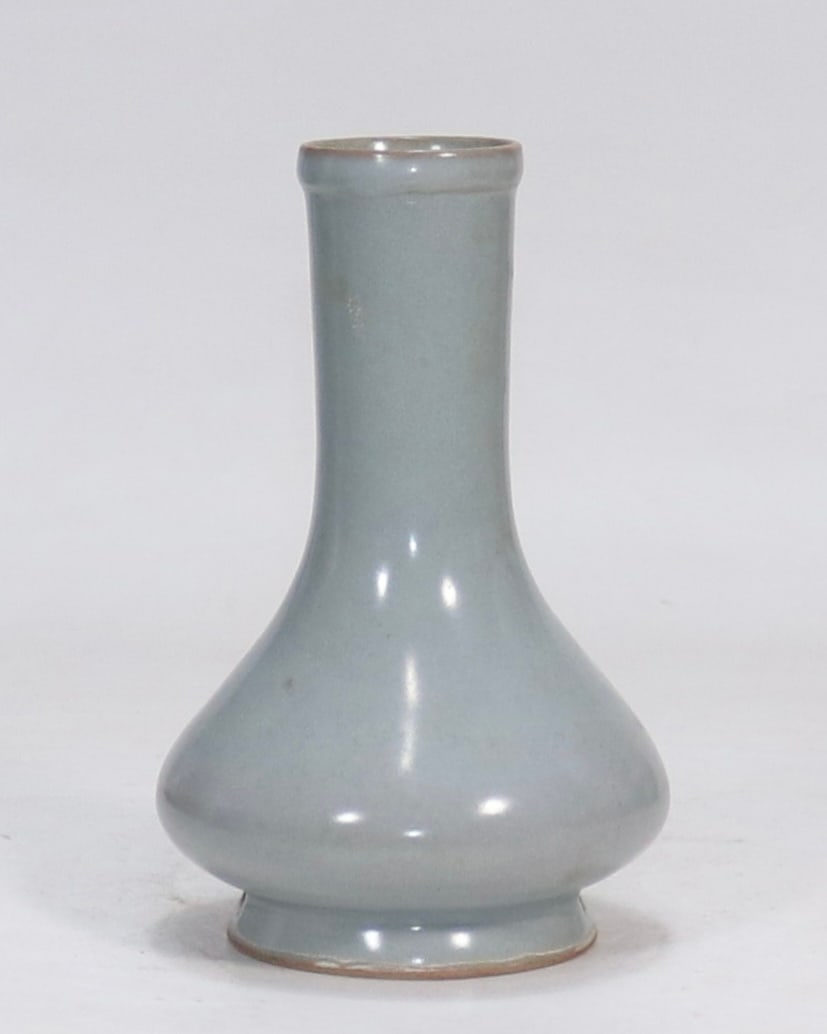 An Exquisite Ru yao Sky Blue Glazed Vase: An Exquisite Ru yao Sky Blue Glazed Vase Song Dynasty, China Size:16.5cm (The Dimensions Of All Batches Are Manually Measured.If You Need More Detailed Information, Please Contact Our Customer