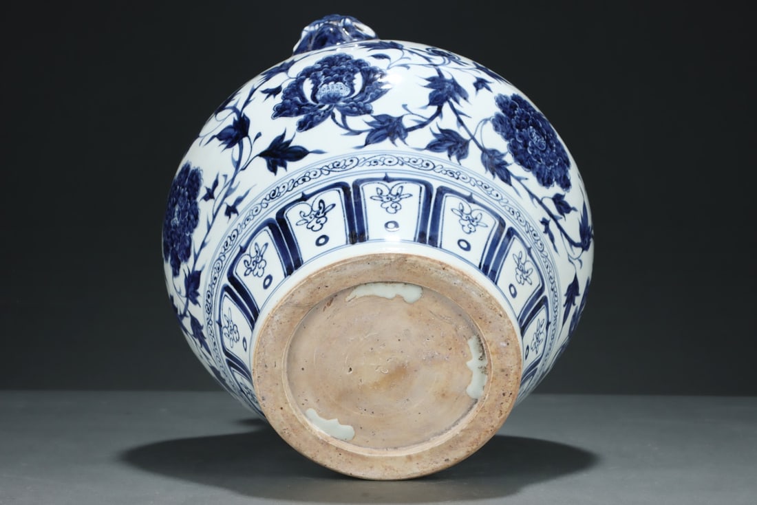 An Exquisite Blue and White Lotus Pattern Double-Ears Jar - 5