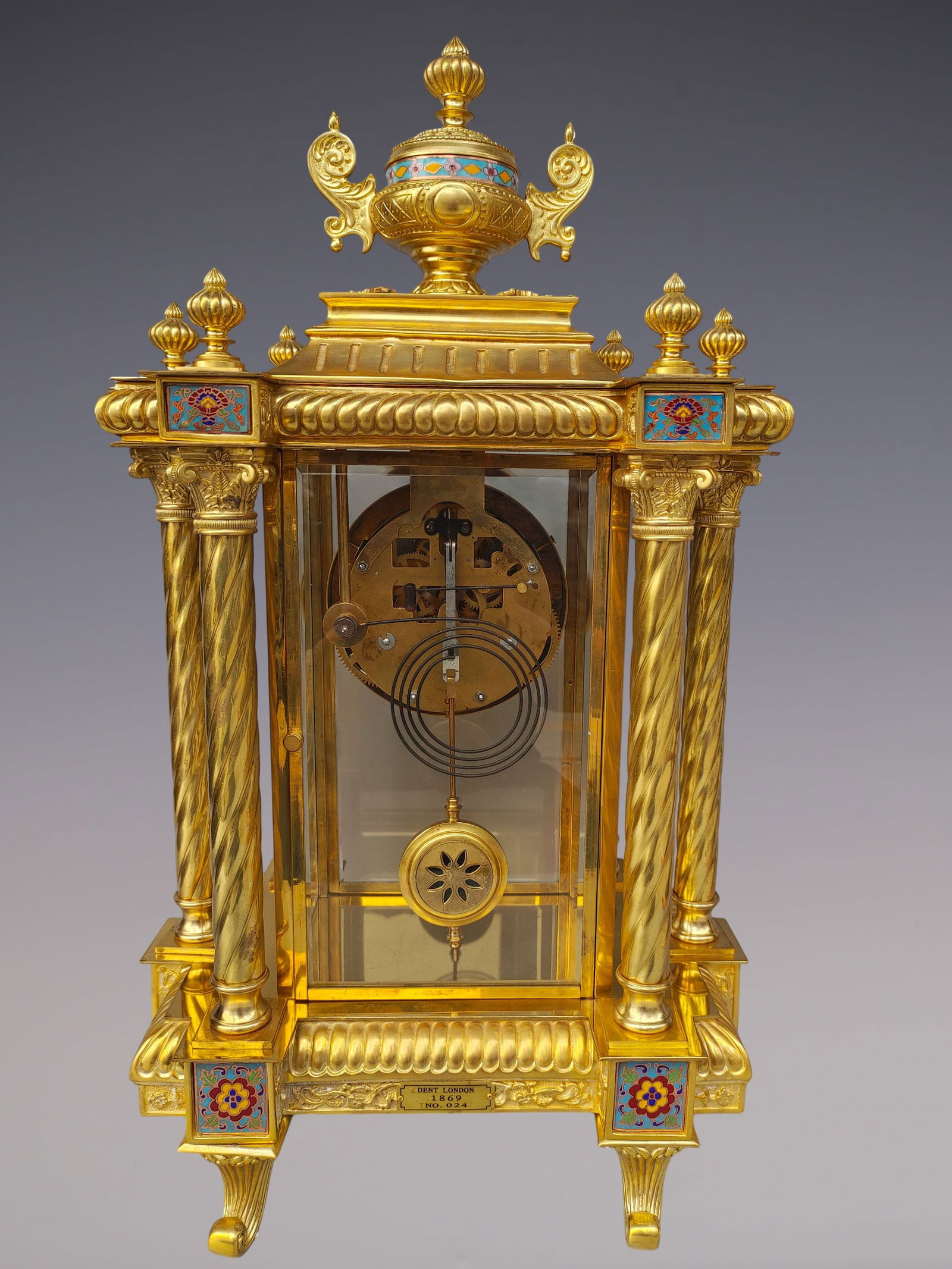 An Exquisite Gilt Bronze Lotus Pattern Clock - 6