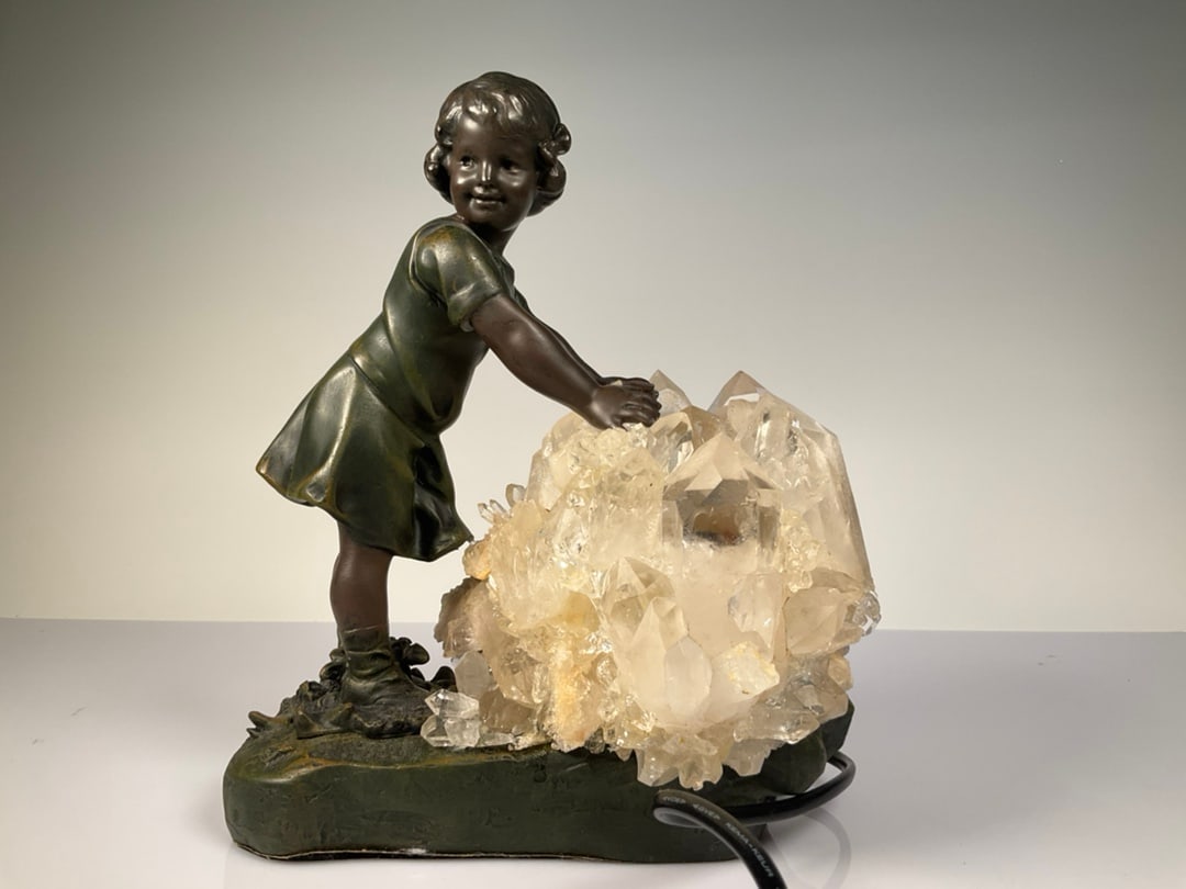 An Exquisite Crystal Figure Ornament - 2