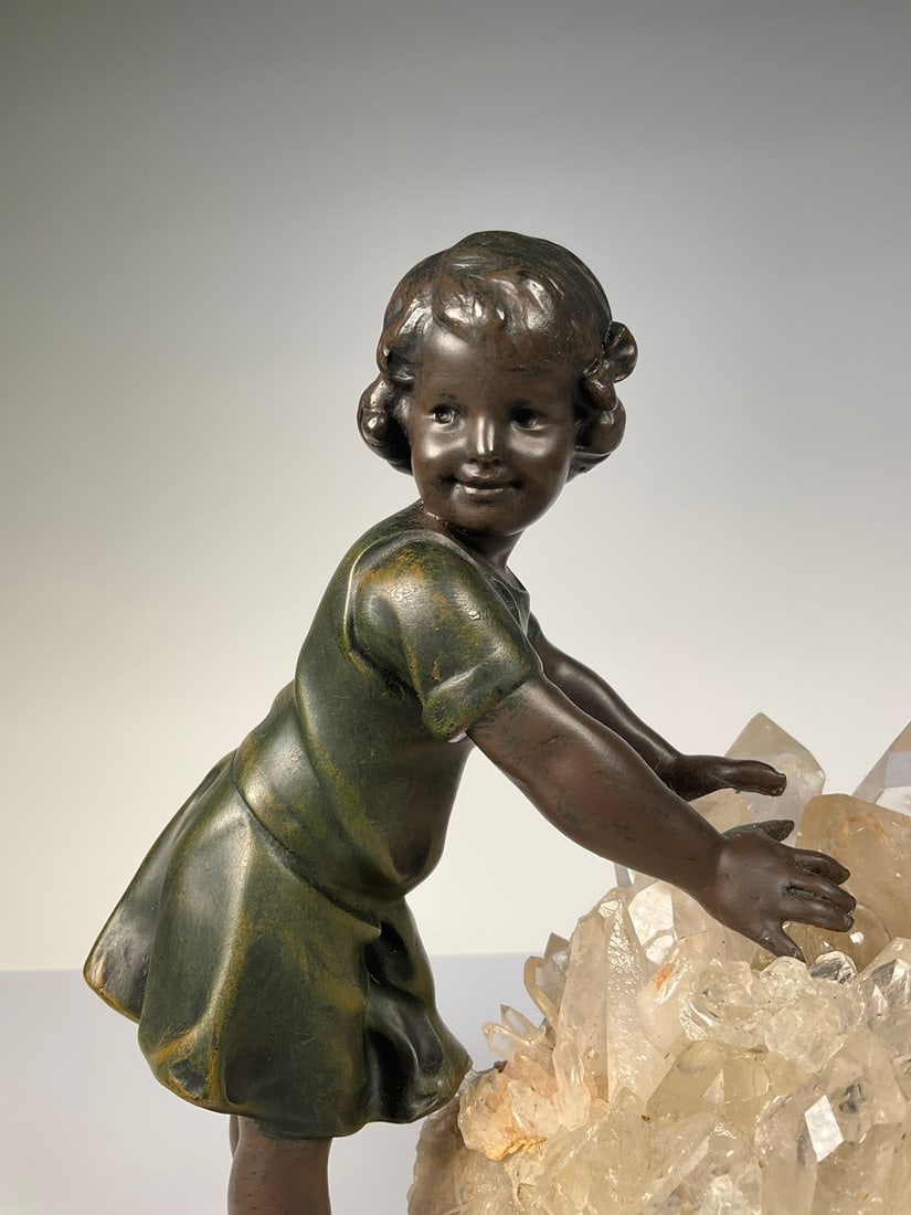 An Exquisite Crystal Figure Ornament - 4