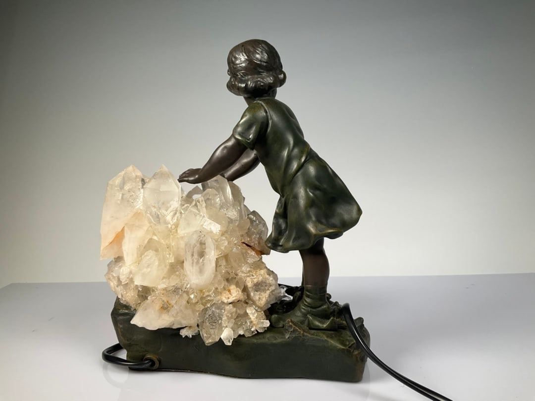 An Exquisite Crystal Figure Ornament - 5