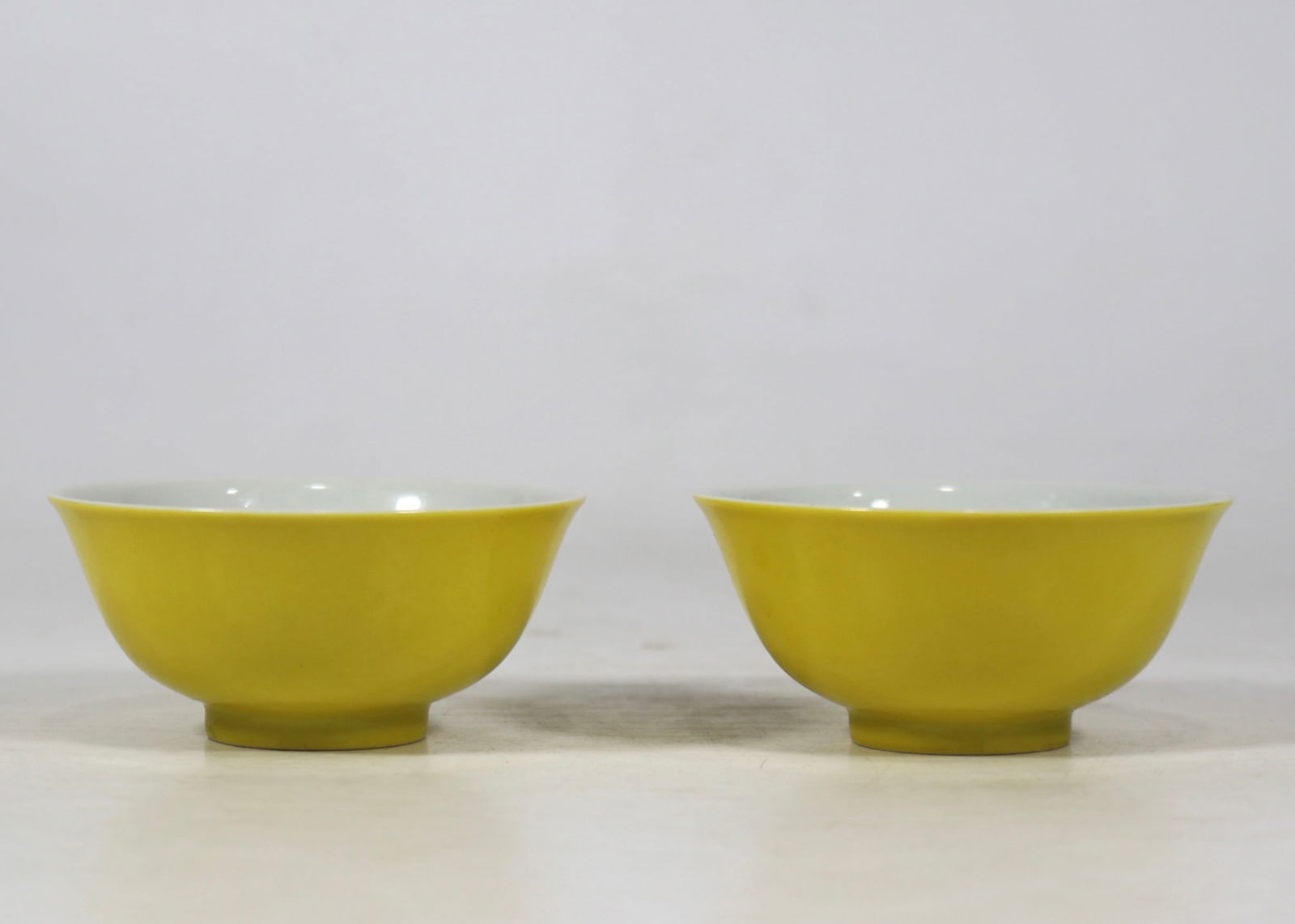 A Pair of Exquisite Yellow Glazed Grapes Pattern Cup: A Pair of Exquisite Yellow Glazed Grapes Pattern Cup Qing Dynasty, China Yongzheng Six-character Mark Size:3.5cmx8cm (The Dimensions Of All Batches Are Manually Measured.If You Need More Detailed