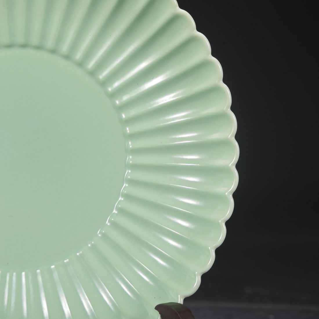An Exquisite Green Glazed Plate - 5