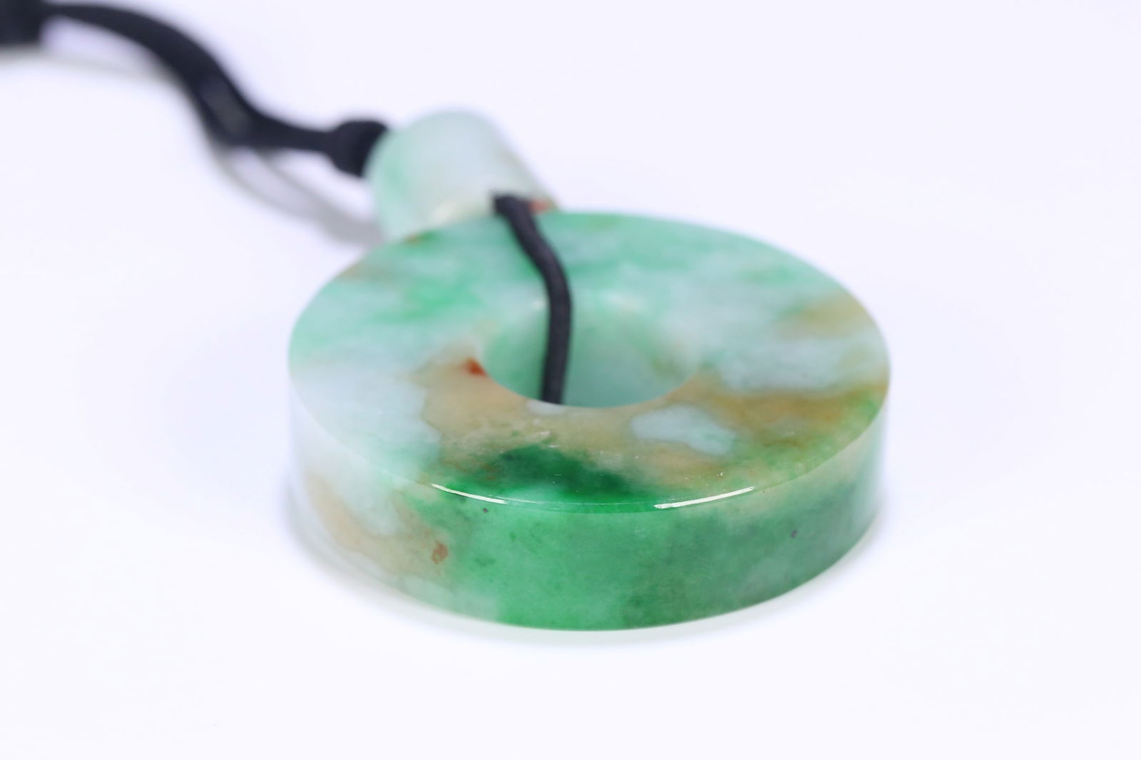 An Exquisite Jadeite Pendant - 4