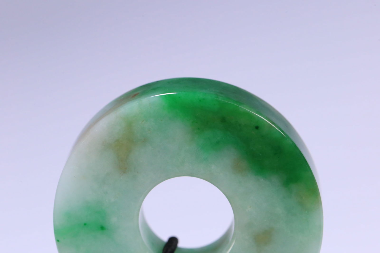 An Exquisite Jadeite Pendant - 6