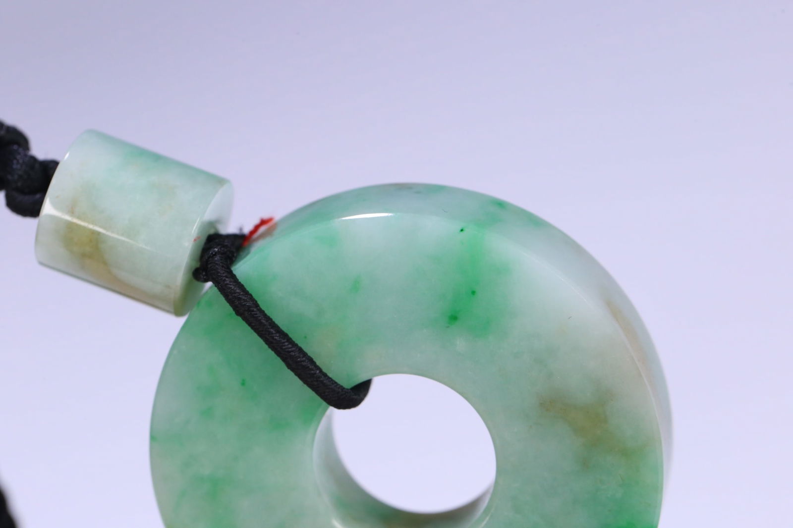 An Exquisite Jadeite Pendant - 9